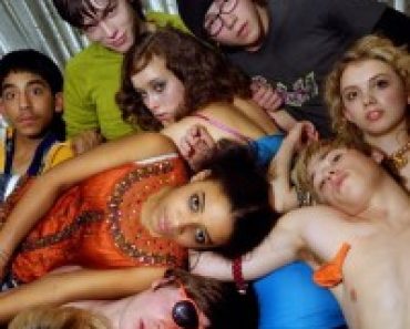 Download Skins (Season 1-7) Dual Audio {Hindi-English} Esubs WeB-Dl 720p [270MB] || 1080p [910MB]