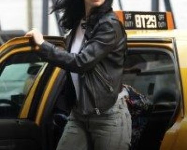 Download Marvel’s Jessica Jones (Season 1 -3 ) Dual Audio {Hindi-English} 720p HEVC WeB-HD [250MB] || 1080p 10Bit HEVC [900MB]